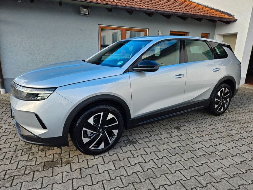 Opel Grandland (X) 17.650 km 25.950 € Bad Kötzting 93444