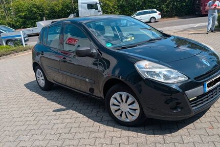 Renault Clio 96.000 km 4.999 &euro; Mönchengladbach 41065