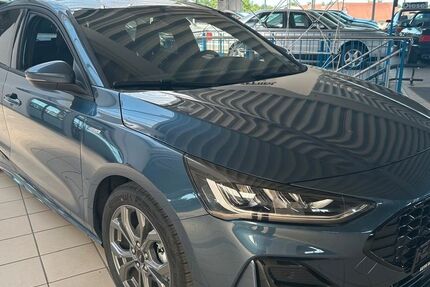 Ford Focus 2.980 km 26.390 &euro; Batzhausen 92358