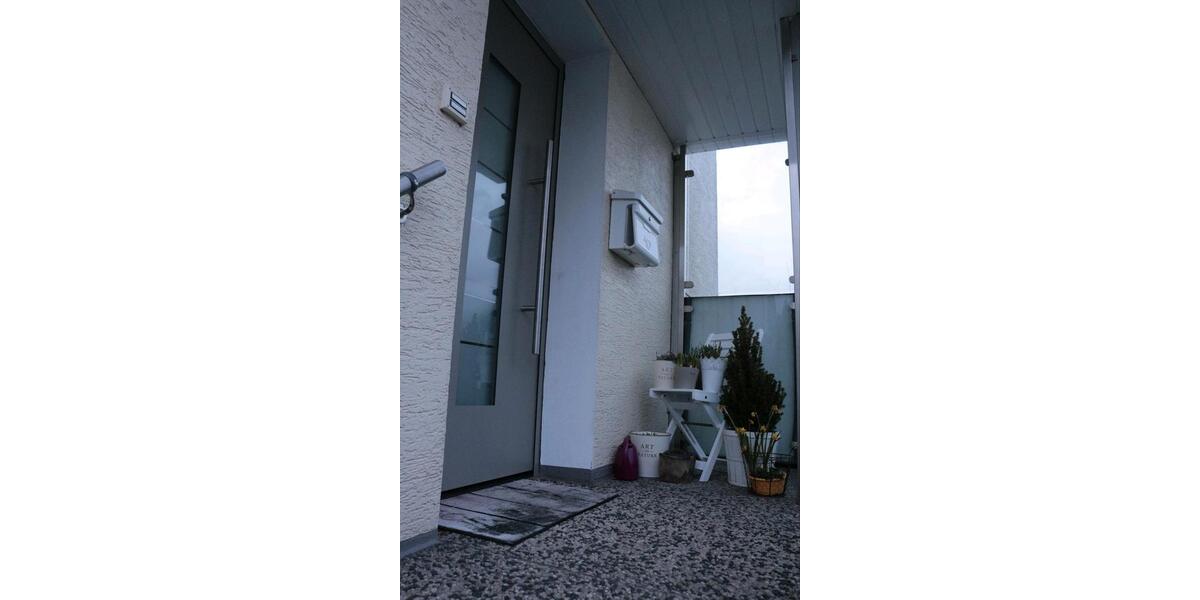 Haus zu verkaufen Doppelhaushälfte DHH Balkon Keller Garage zimmer