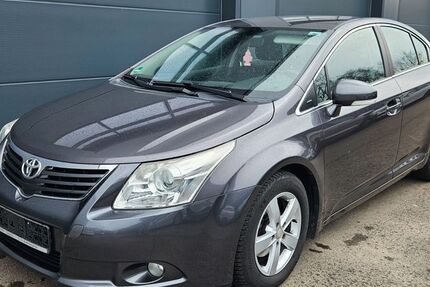 Toyota Avensis 184.000 km 4.450 &euro; Aldingen 78554