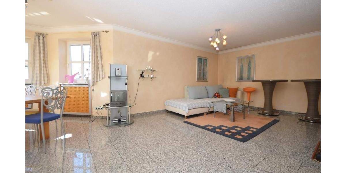 Vielseitiges Unternehmer-Anwesen in Bestzustand! Wohnen. Arbeiten. Leben. Freystadt - Forchheim 9 zimmer