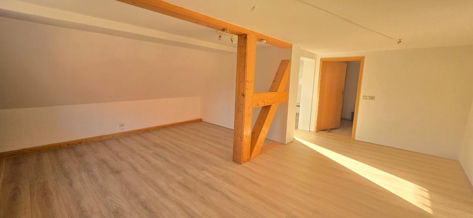 helle 3 Raumwohnung 74 qm² reine Nutzfläche, Stellplatz Nebengela zimmer