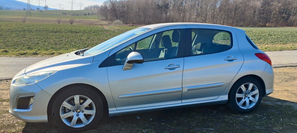 Peugeot 308 100.000 km 4.800 &euro; Oppach 02736