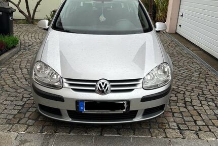 VW Golf 109.710 km 4.400 &euro; Dresden 01139
