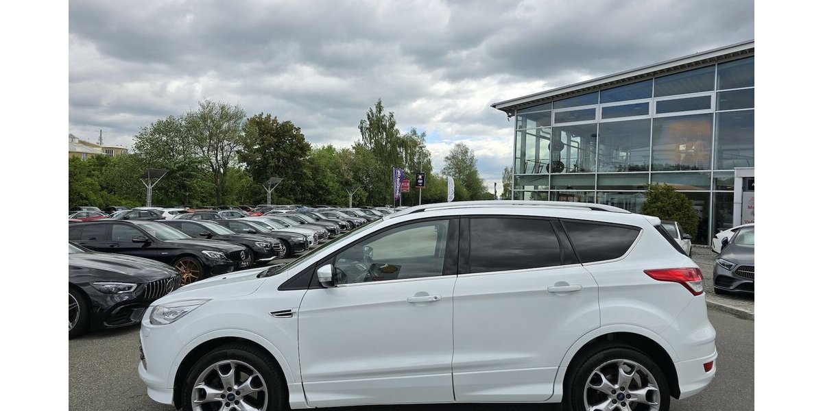 Ford Kuga 1.5/PANORAMA/4x4/NAVI/LEDER/KAMERA/AUT 89.014 km 11.800 &euro; Villingen-Schwenningen 78054