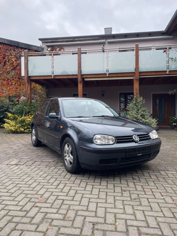 VW Golf 187.508 km 2.200 € Uettingen 97292