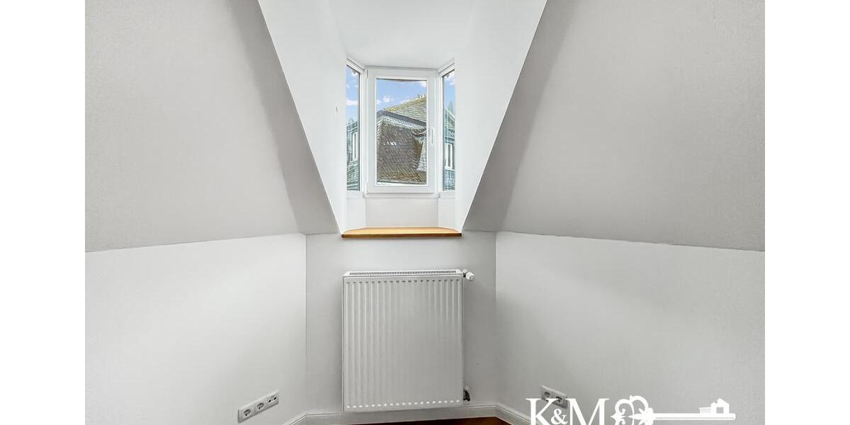 Dachgeschoßwohnung Andernach - 4 Zimmer, 135 m&sup2;, 1.820&euro; | Angebot:26349310