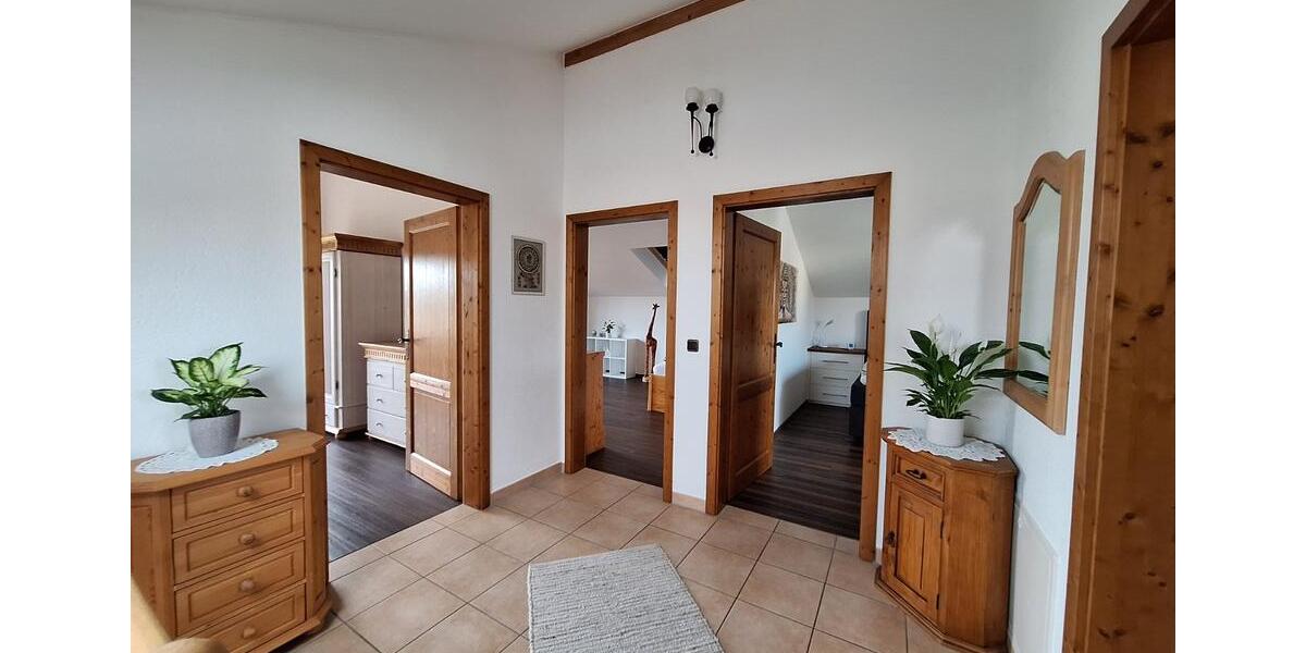 Einfamilienhaus Berg - 4 Zimmer, 169 m&sup2;, 3.200&euro; | Angebot:24589735