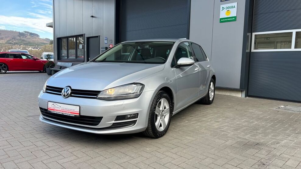 VW Golf 130.000 km 9.990 € Finnentrop 57413