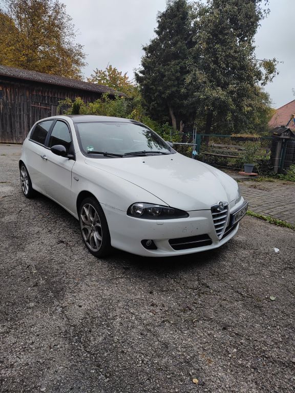 Alfa Romeo 147 142.000 km 2.299 € Parsberg 92331
