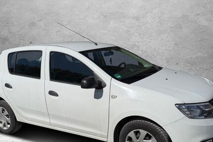 Dacia Sandero 75.000 km 5.900 &euro; Detmold 32758