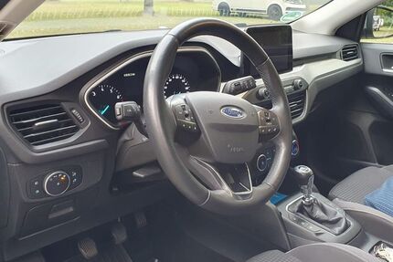 Ford Focus 42.500 km 14.250 € Gladbeck 45968