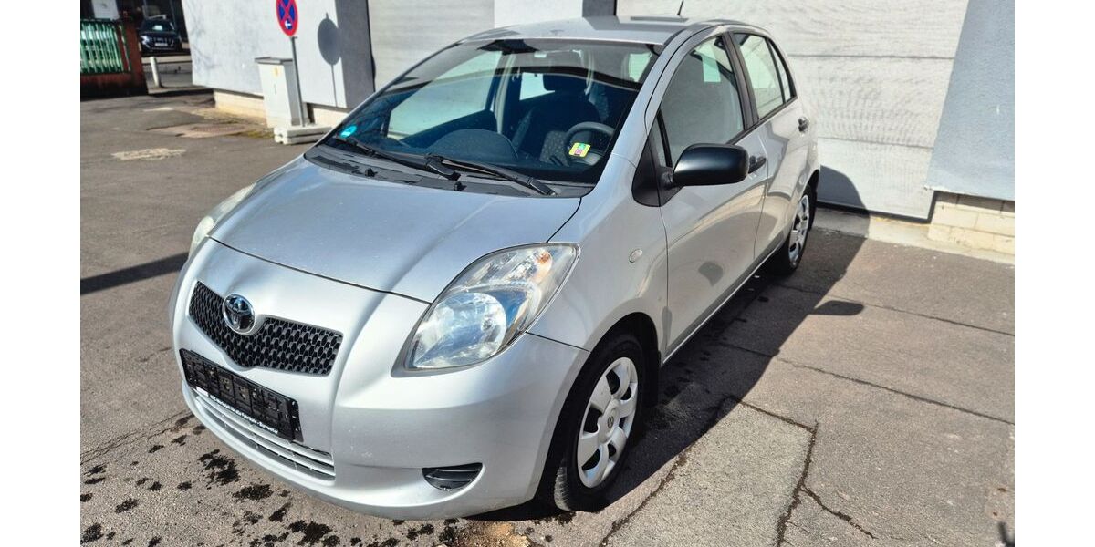 Toyota Yaris 133.000 km 3.490 &euro; Berlin 13435