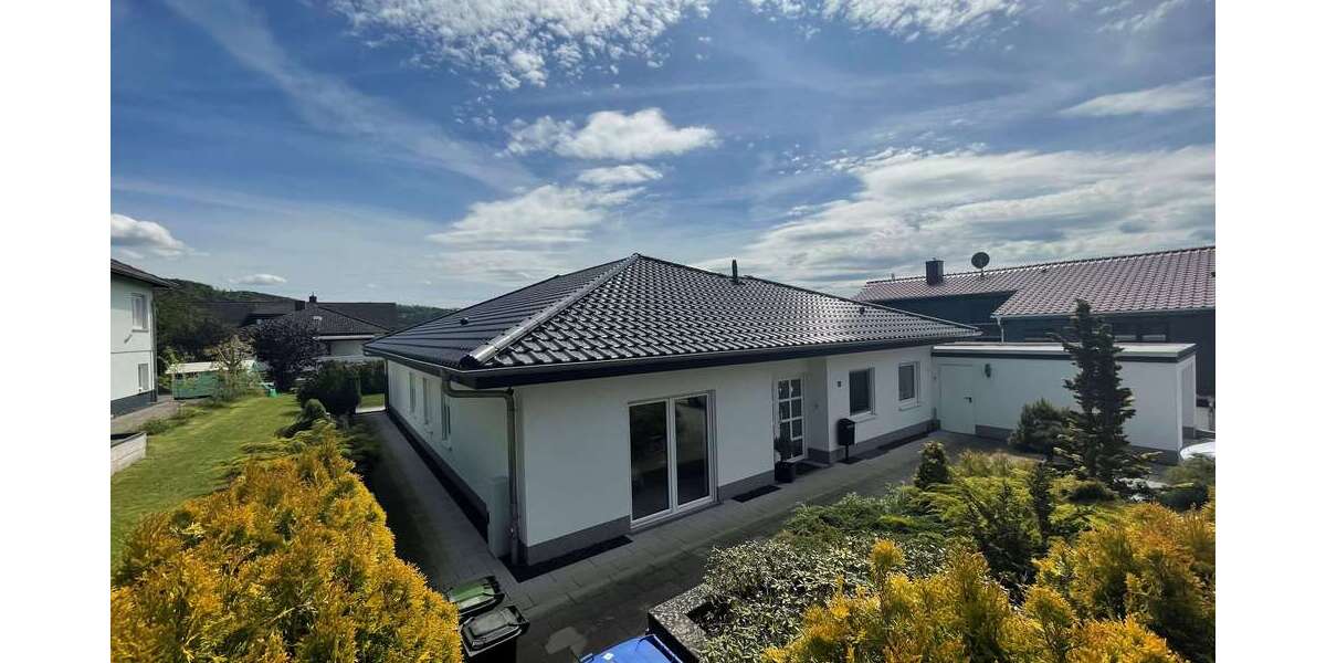 Einfamilienhaus Melsungen - 3 Zimmer, 243 m&sup2;, 2.400&euro; | Angebot:26882424