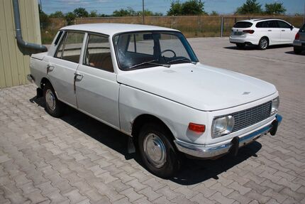 Wartburg 353 101.636 km 4.800 € Wurzen OT Kornhain 04808