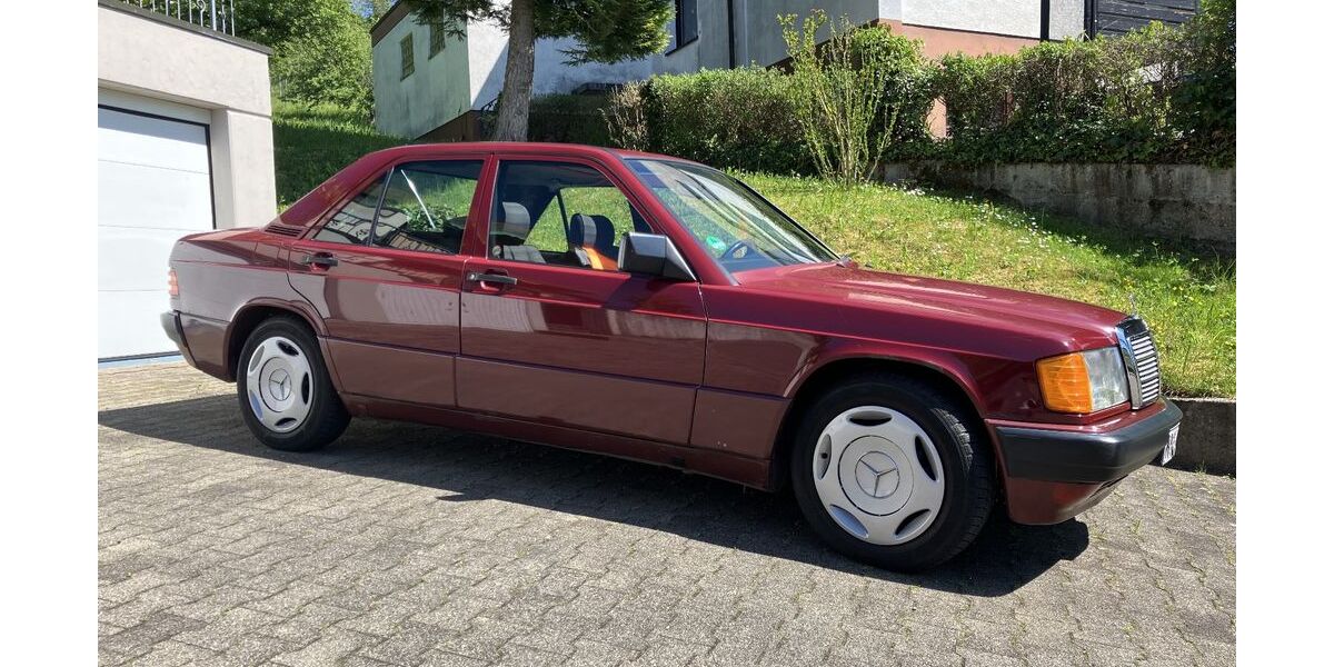 Mercedes-Benz 190 185.000 km 2.900 &euro; Urbach 73660
