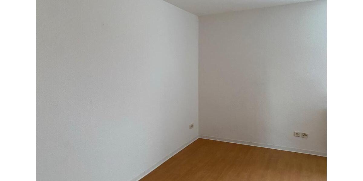 Etagenwohnung Leuna - 3 Zimmer, 65 m&sup2;, 396&euro; | Angebot:25944862