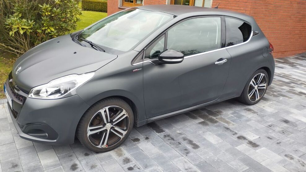 Peugeot 208 90.000 km 8.950 € Aurich 26607