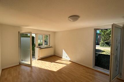 Kleine EinZimmerwohnung mit Küche, Parkplatz und Freisitz