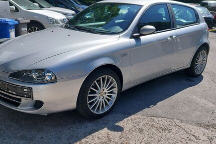 Alfa Romeo 147 185.500 km 1.990 &euro; Würzburg 97082