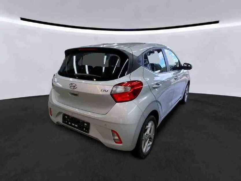 i10