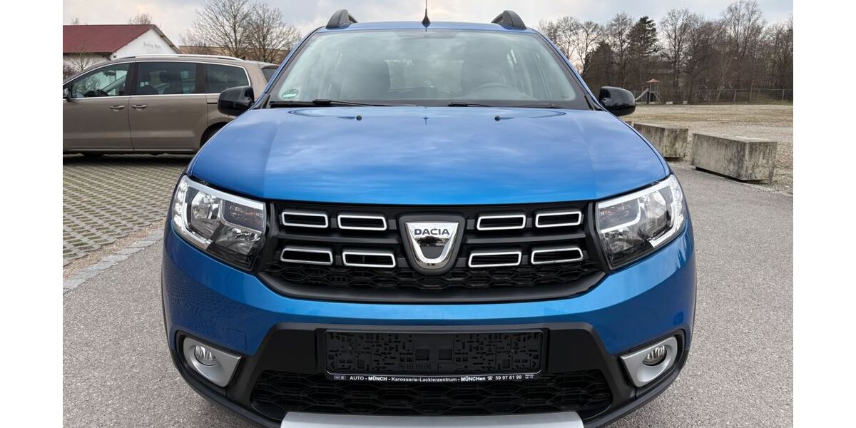 Dacia Sandero 30.000 km 11.499 &euro; München 81825