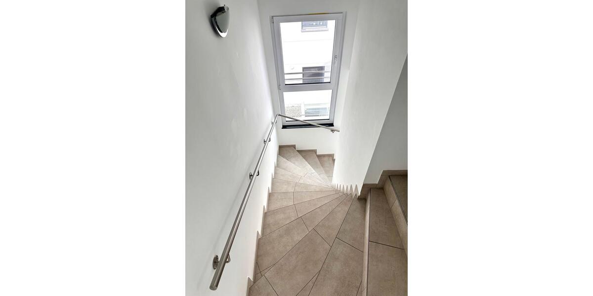 Dachgeschoßwohnung Bischofsheim - 2 Zimmer, 48 m&sup2;, 950&euro; | Angebot:26705427