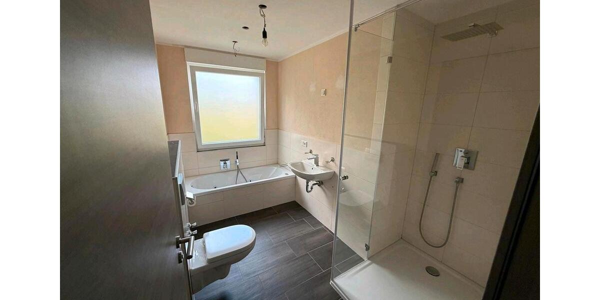 Erdgeschoßwohnung Hüllhorst - 3 Zimmer, 93 m&sup2;, 1.116&euro; | Angebot:26498557