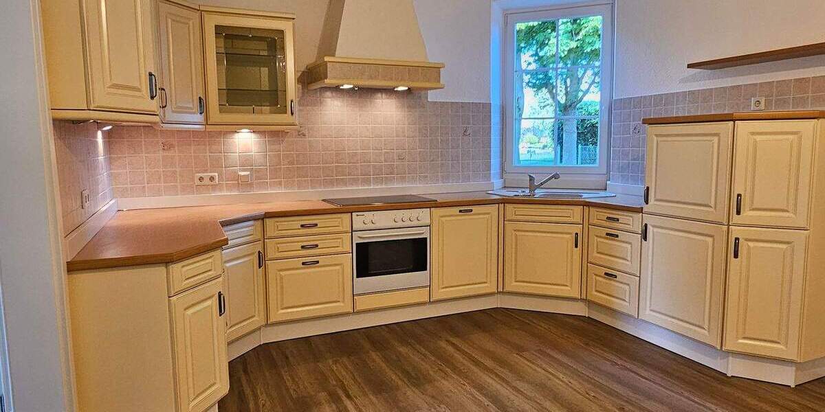 Etagenwohnung Timmaspe - 3 Zimmer, 170 m&sup2;, 1.200&euro; | Angebot:24027270