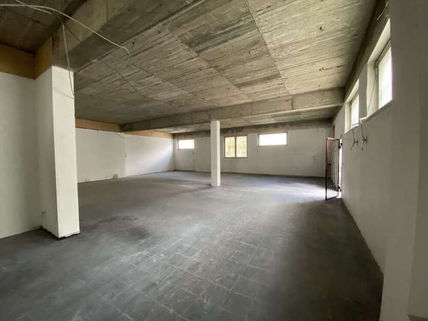 Einzelhandel in Berlin 8.400 € 244 m²