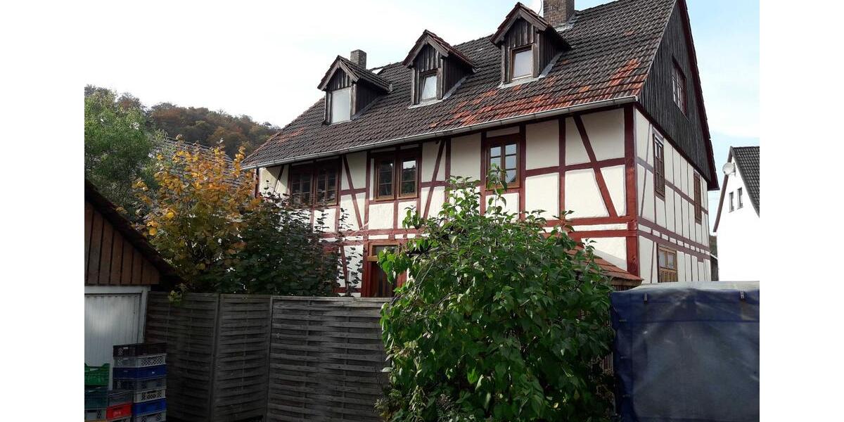 Einfamilienhaus Staufenberg - 9 Zimmer, 209 m&sup2;, 1.350&euro; | Angebot:26335852