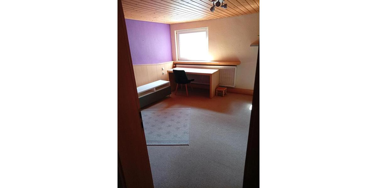 Einfamilienhaus Ahorn - 14 Zimmer, 300 m&sup2;, 1.100&euro; | Angebot:25728519