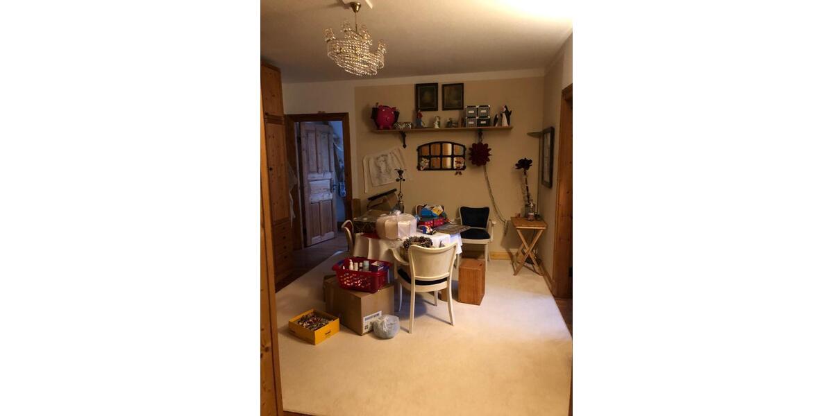 3 12 Zimmer Wohnung im 1. OG im gepflegten Altbau 3.5 zimmer