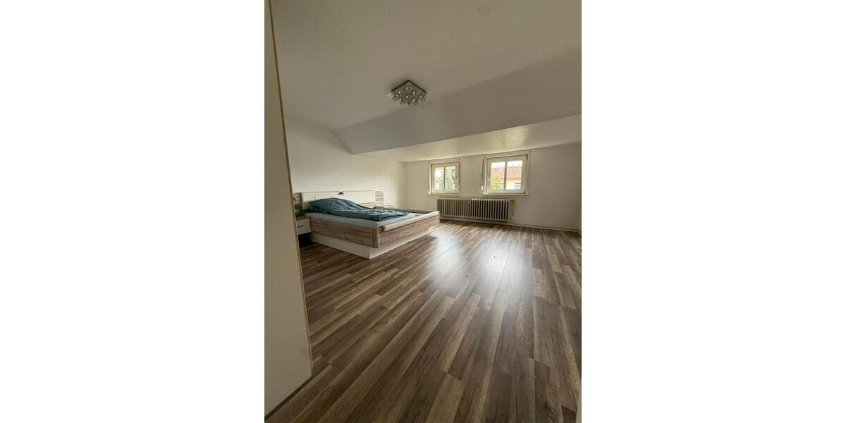 Doppelhaushälfte Bad Salzuflen - 8 Zimmer, 260 m&sup2;, 1.600&euro; | Angebot:26143853