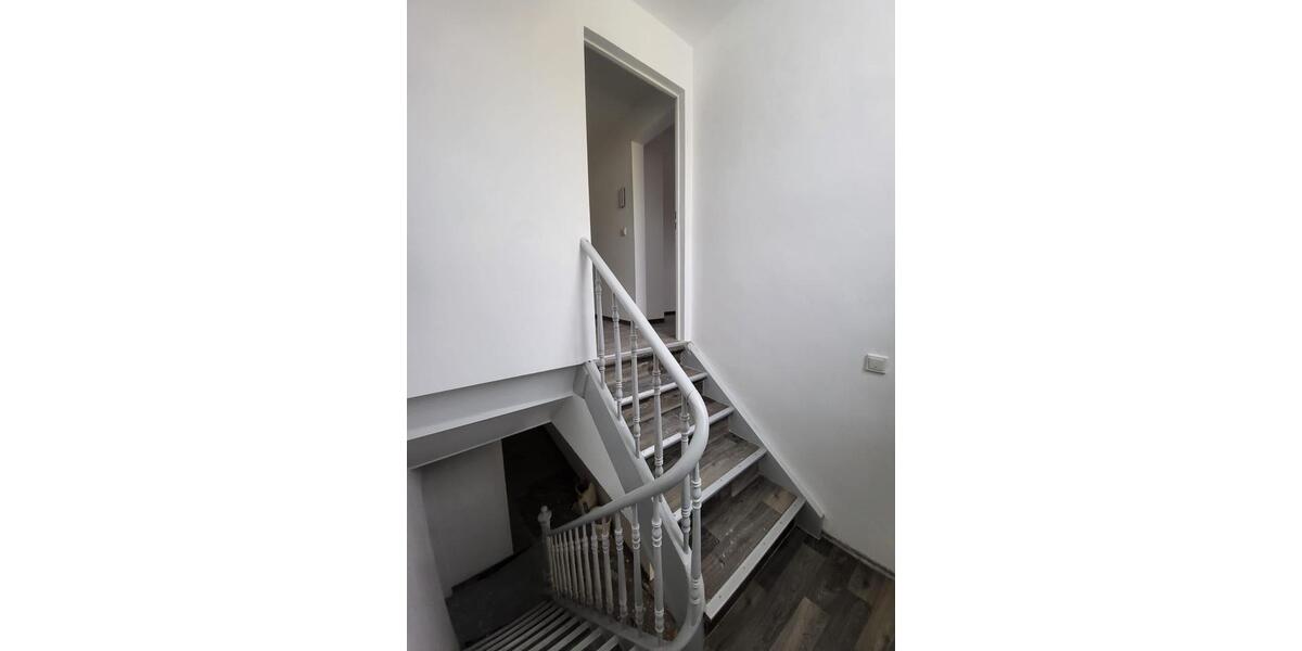 Sanierte 3 ZKB- Dachgeschoss Wohnung 5 zimmer