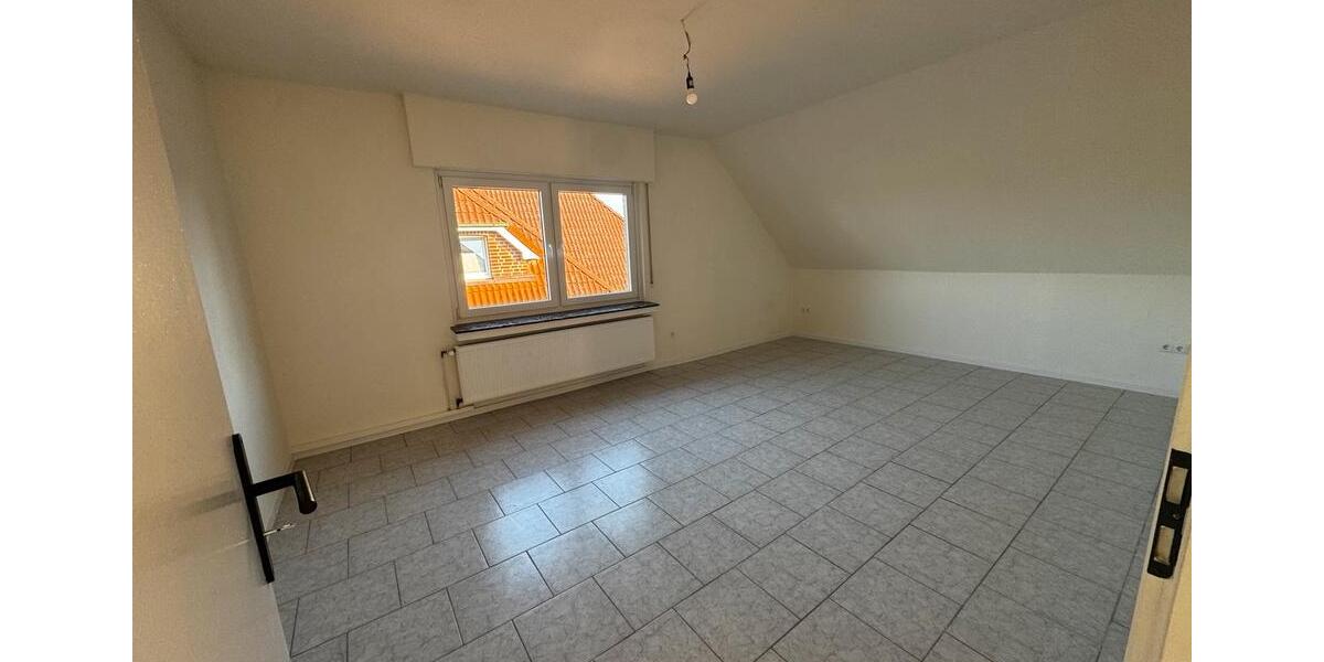 Dachgeschoßwohnung Löningen - 3 Zimmer, 83 m&sup2;, 700&euro; | Angebot:25351153