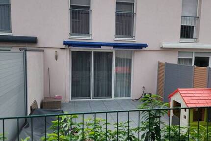 Bad Vilbel - unweit der ESRM! - Komplett möbliertes RMH in familienfreundlicher, begehrter Lage
