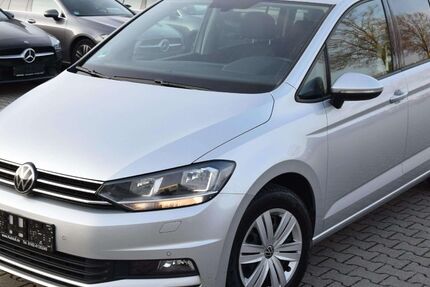 VW Touran 180.000 km 16.199 &euro; Poing 85586
