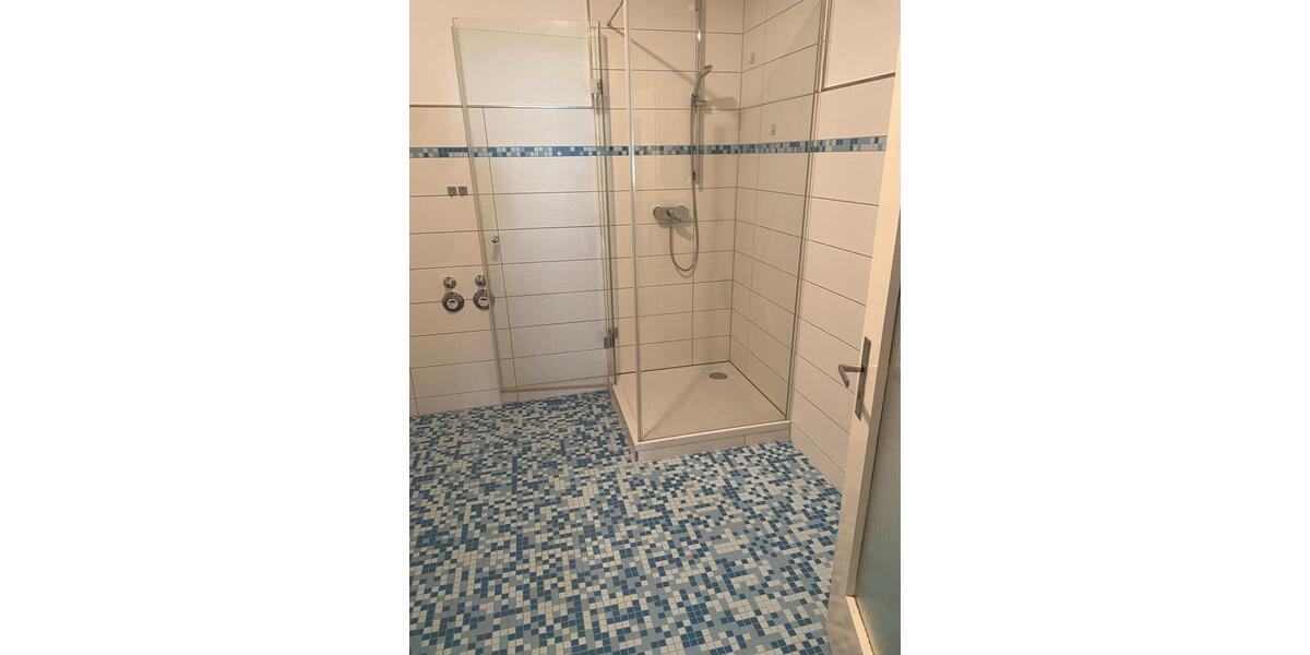 Etagenwohnung Velden - 3 Zimmer, 107 m&sup2;, 1.090&euro; | Angebot:26606047