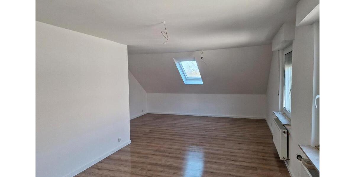 Dachgeschoßwohnung Sankt Augustin - 2 Zimmer, 75 m&sup2;, 1.000&euro; | Angebot:25949015