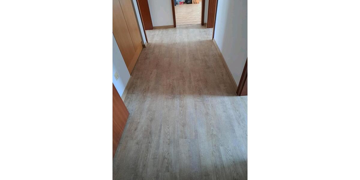 Etagenwohnung Neutraubling - 2 Zimmer, 64 m&sup2;, 900&euro; | Angebot:25403447