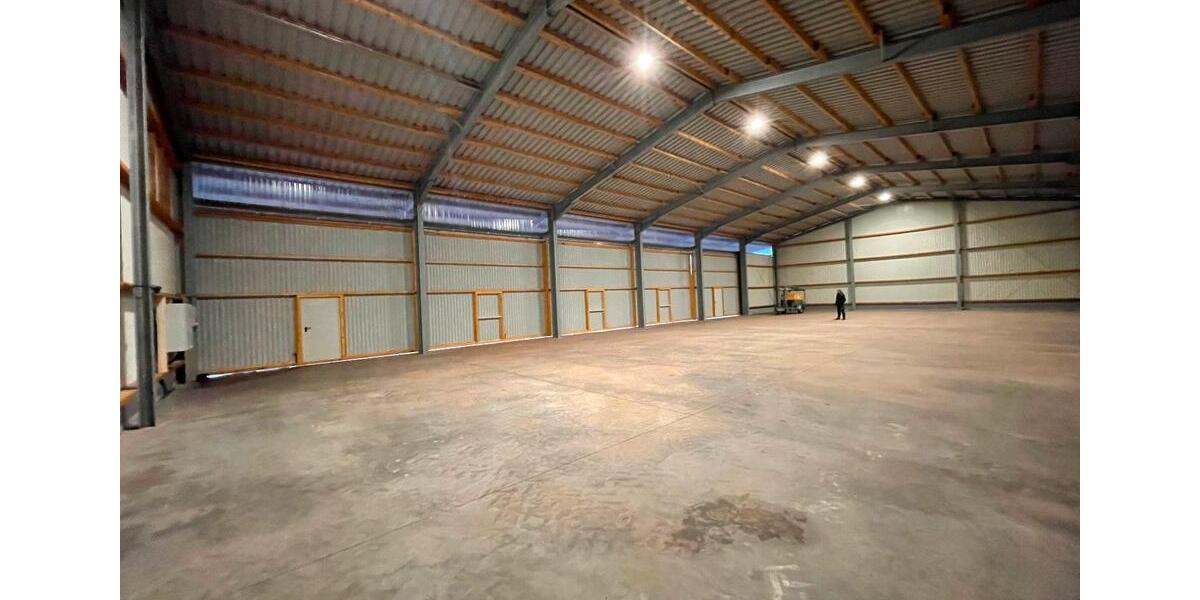 LagerhalleGewerbehalleMiethalle(648m², 2x324m²) zimmer