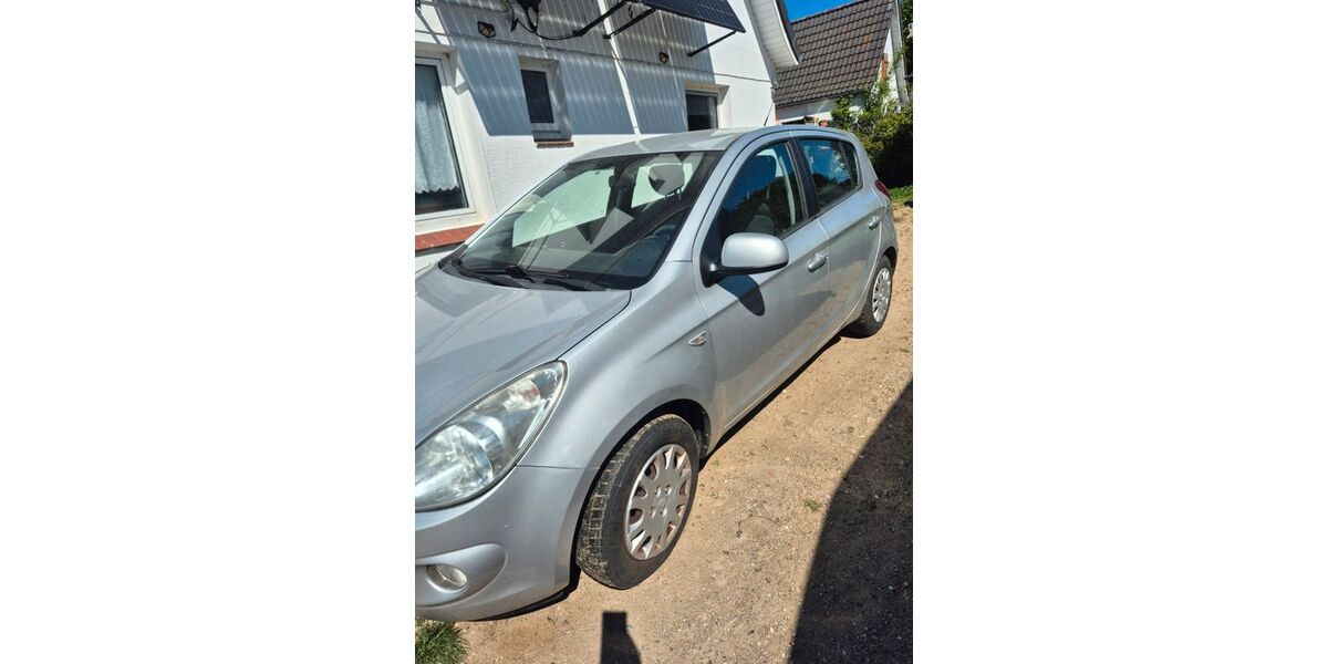 Hyundai i20 210.000 km 1.350 &euro; Eutin 23701