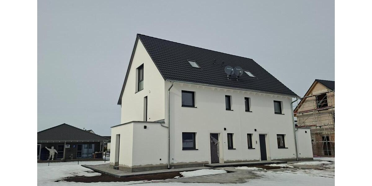 Etagenwohnung Lehrberg - 4.5 Zimmer, 100 m&sup2;, 1.300&euro; | Angebot:24781143