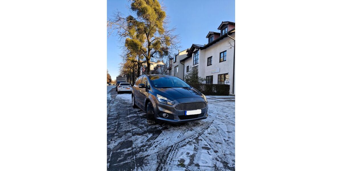 Ford S-Max 115.600 km 12.900 &euro; München 81373