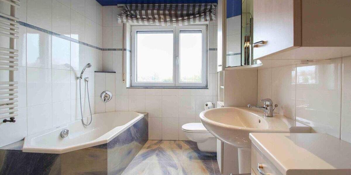 Modernisiertes Reiheneckhaus in Babenhausen - Gartenidylle und eigene Tiefgarage inklusive 5 zimmer