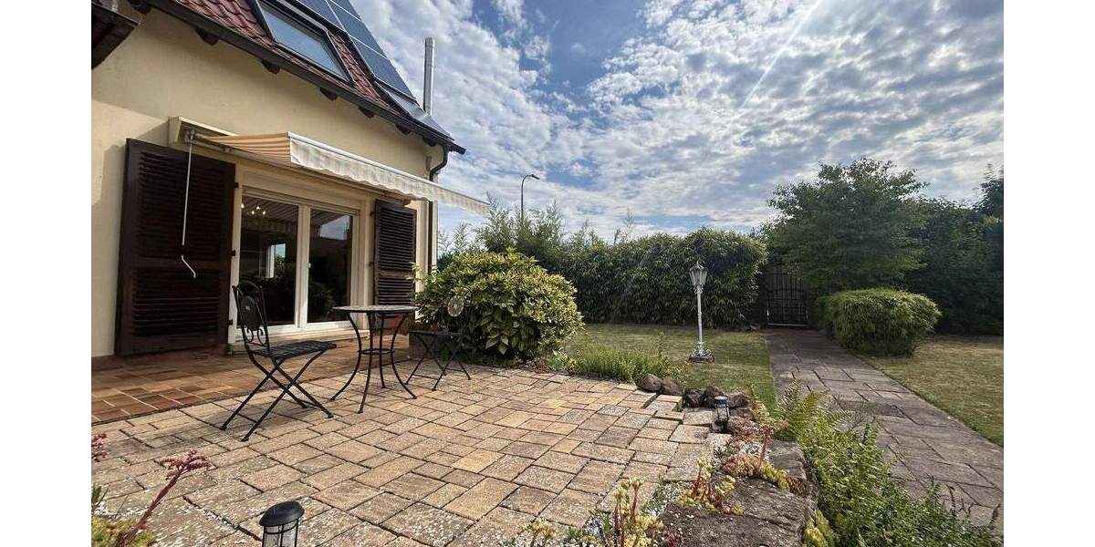 Gepflegtes Einfamilienhaus mit sehr schönem Garten & Garage in ruhiger Lage Morlautern, vermietet 6 zimmer