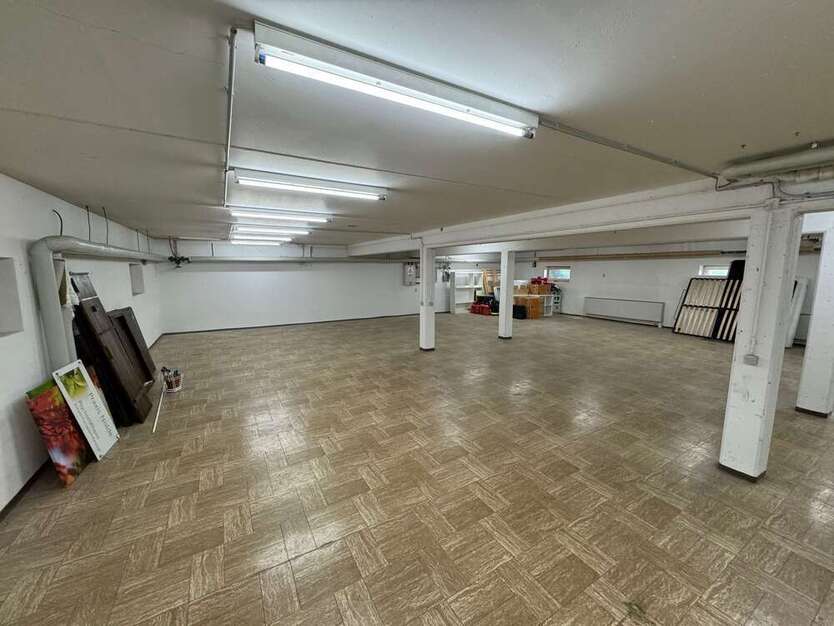 Halle in Titisee-Neustadt 750 € 250 m²