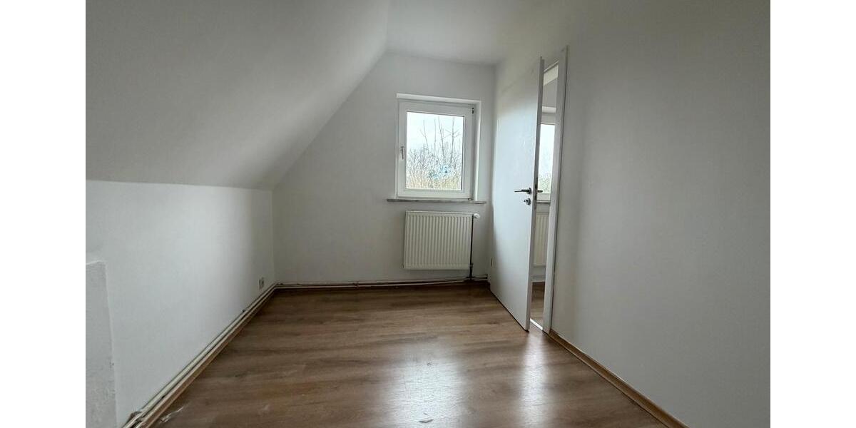 Einfamilienhaus Nordenham - 3.5 Zimmer, 90 m&sup2;, 900&euro; | Angebot:25892934